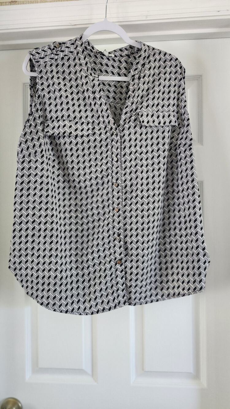 Notations Woman 3X Sleeveless Blouse Black White Chevron Geometric #342